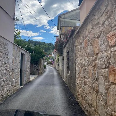 Apartments Villa Lora Daire