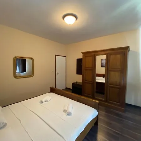 Apartments Villa Lora