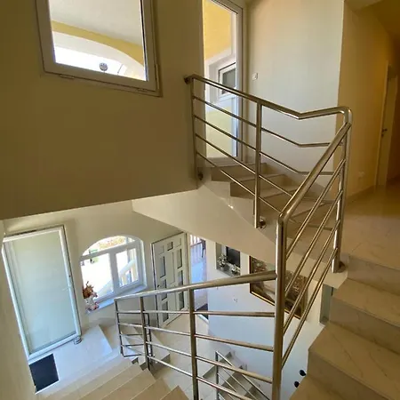 Apartments Villa Lora