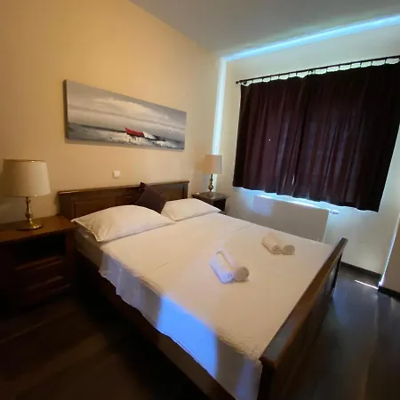 Apartments Villa Lora *