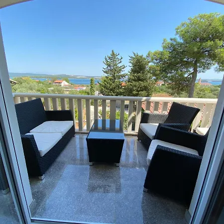 Lora Apartament
