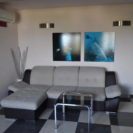 Apartament Lora